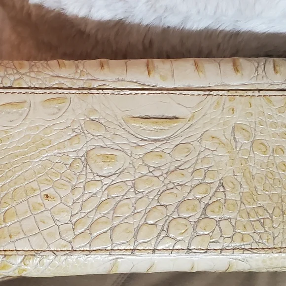 Brahmin Vintage Elegant Leather Cream and Brown  Women's Bag. - Picture 4 of 7